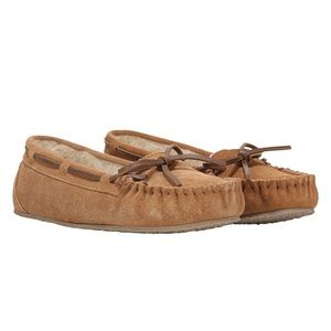 Minnetonka Moccasins size 8